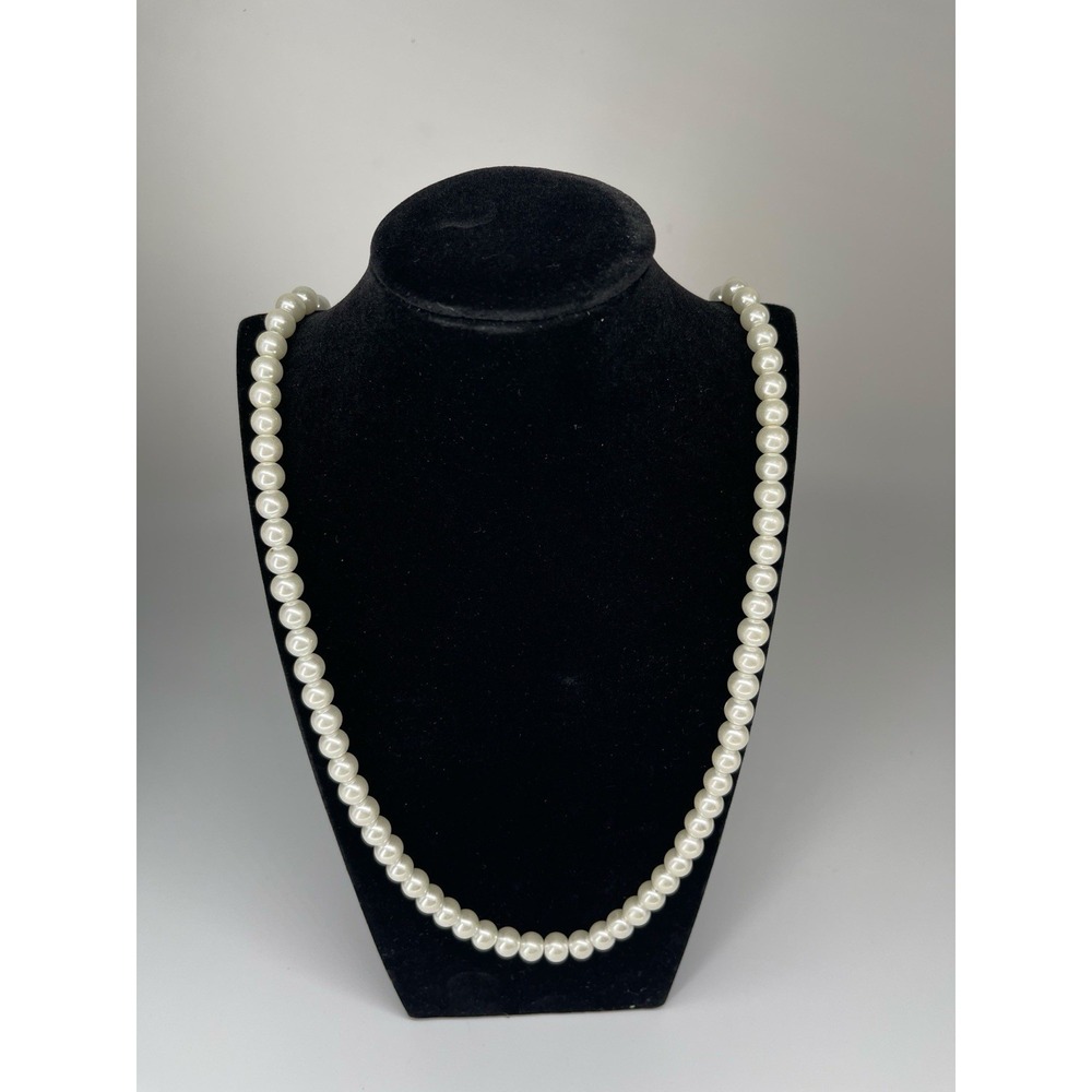 Vintage‎ Faux Pearl Beaded Necklace White Graduated Strand 32in Classic